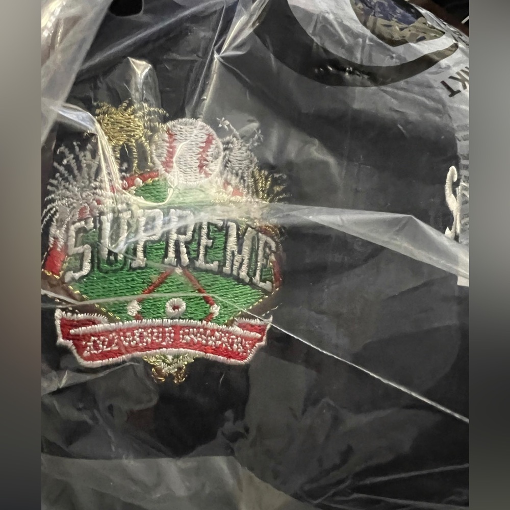 Supreme x New Era Fitted Velour Hat Black FW22 supreme box logo world famous - Picture 3 of 8